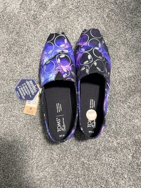 Toms Women's Black Foil Alien Galaxy Print Slip-Ons